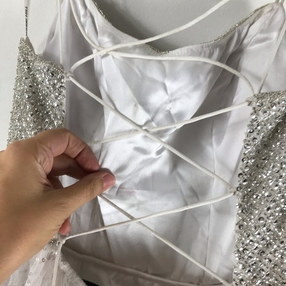 SHERRI HILL Ivory White Beaded Sequin Tulle Formal Dress Size 4 52913 - Picture 9 of 16